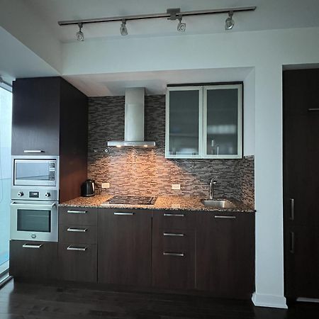 Grand Royal Suites Toronto Exterior photo