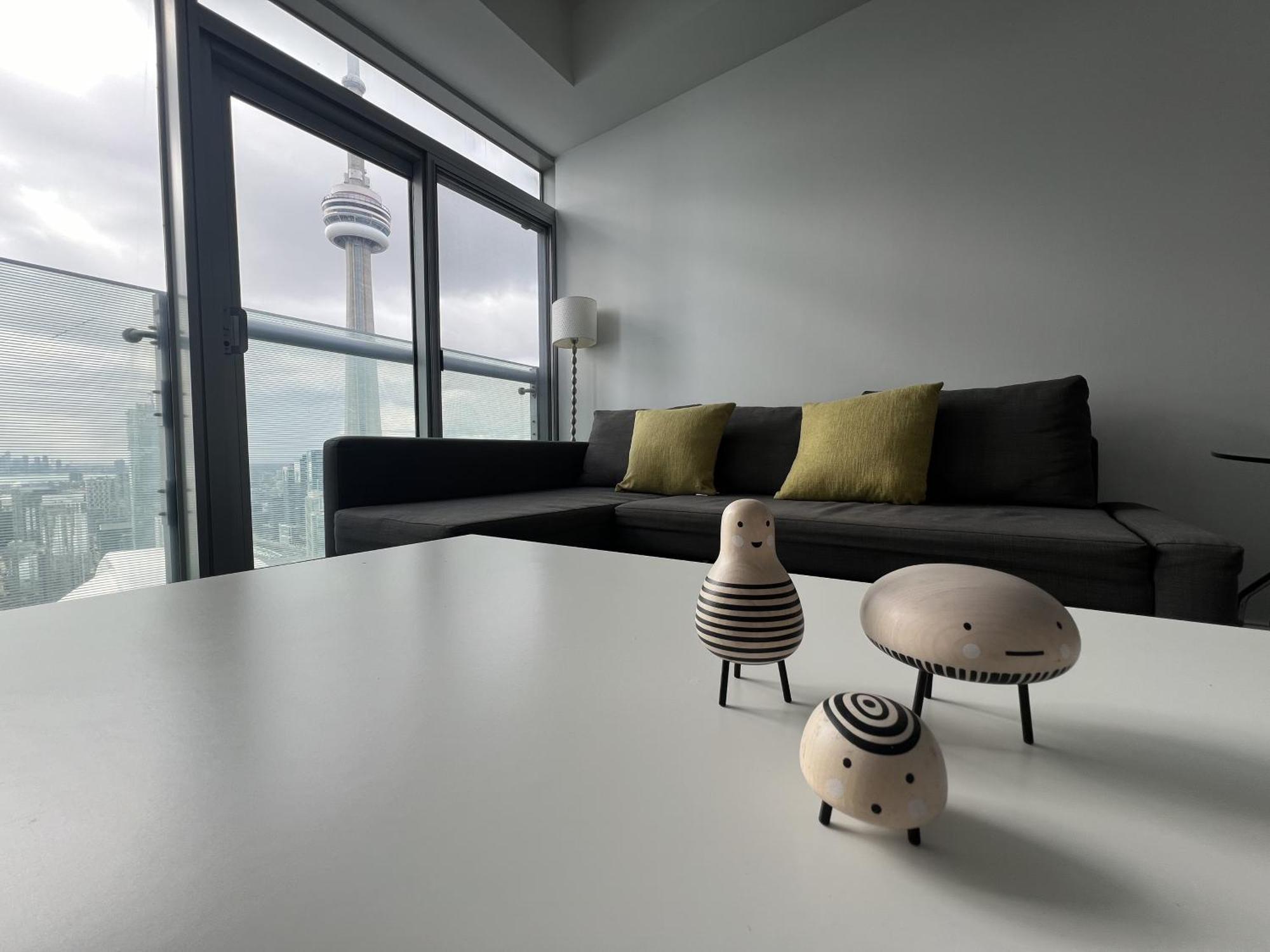 Grand Royal Suites Toronto Room photo