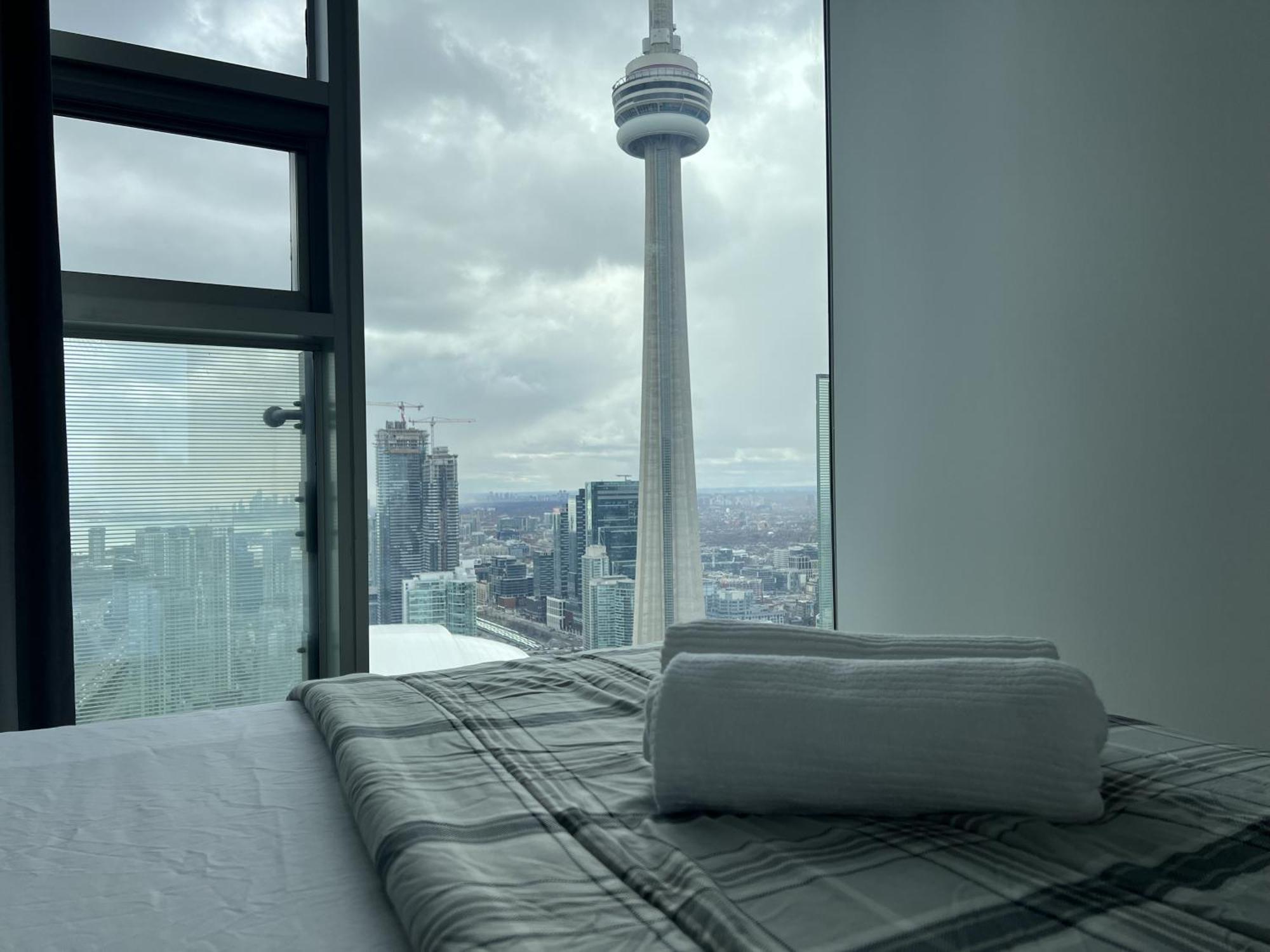 Grand Royal Suites Toronto Exterior photo